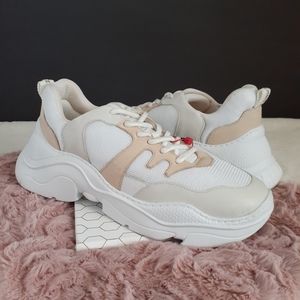 schutz sneakers